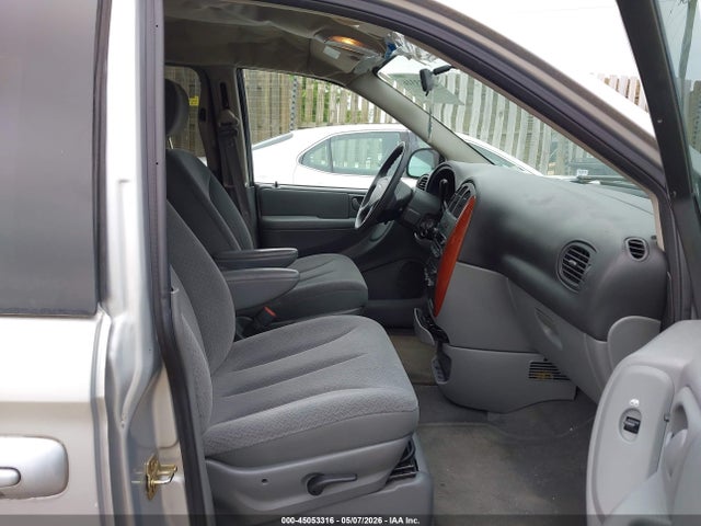 2005 Chrysler Town & Country მანქანა იყიდება აუქციონზე, vin: 1C4GP45RX5B441655, აუქციონის ნომერი: 45053316