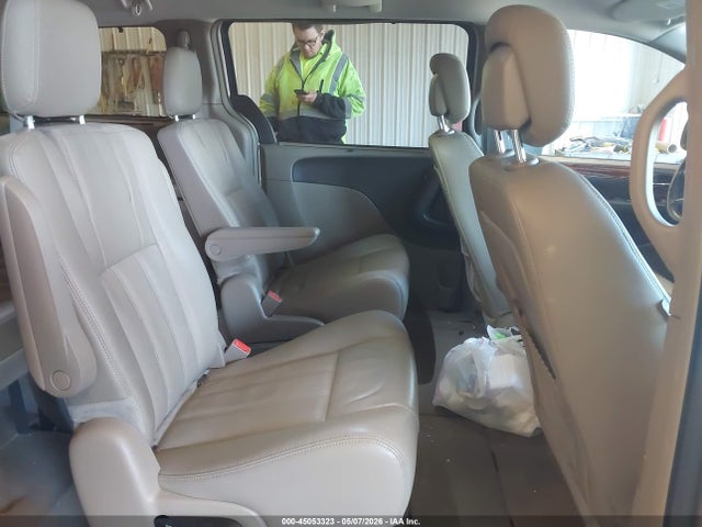 2015 Chrysler Town & Country Touring-l მანქანა იყიდება აუქციონზე, vin: 2C4RC1CG3FR579044, აუქციონის ნომერი: 45053323