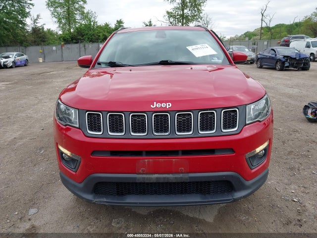 45053334 :رقم المزاد ، 3C4NJDBB5JT199401 vin ، 2018 Jeep Compass Latitude 4x4 مزاد بيع