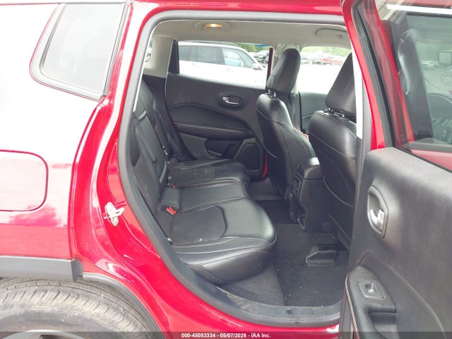 45053334 :رقم المزاد ، 3C4NJDBB5JT199401 vin ، 2018 Jeep Compass Latitude 4x4 مزاد بيع