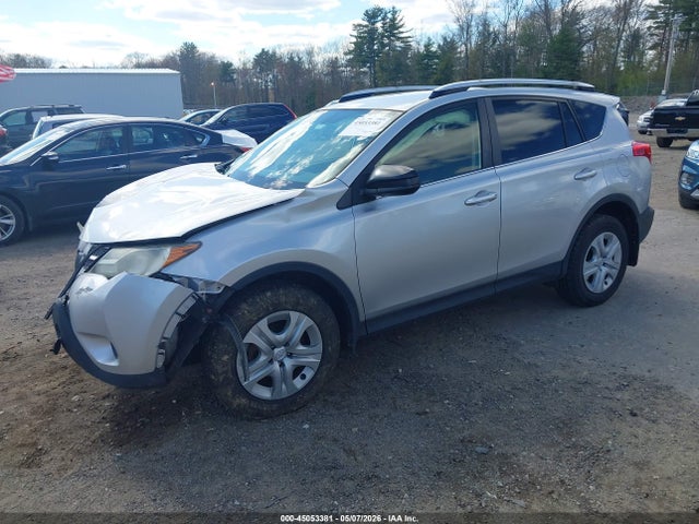 JTMBFREV2FD109934 Toyota RAV4 LE