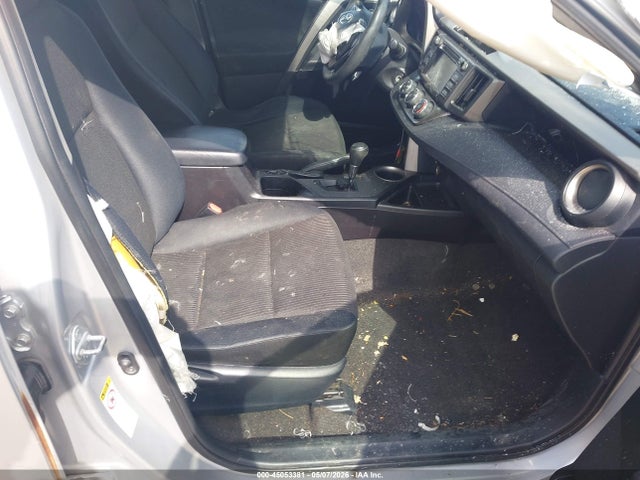 JTMBFREV2FD109934 Toyota RAV4 LE