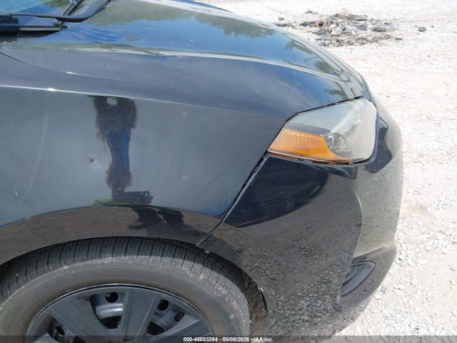 45053384 :رقم المزاد ، 2T1BURHE8JC066711 vin ، 2018 Toyota Corolla Le مزاد بيع