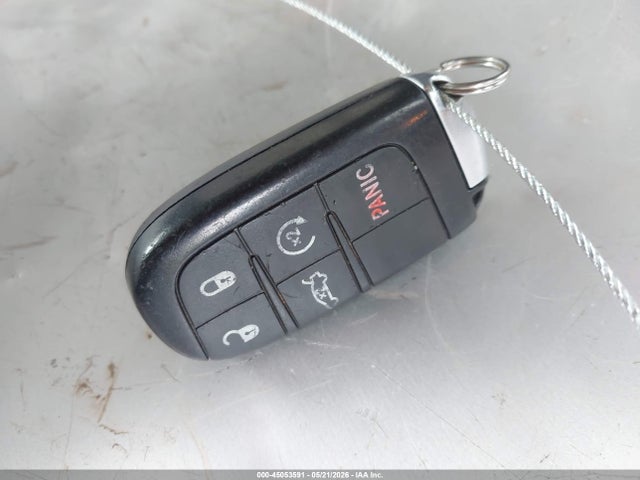 45053591 :رقم المزاد ، 2C3CCABGXKH573379 vin ، 2019 Chrysler 300 300s مزاد بيع