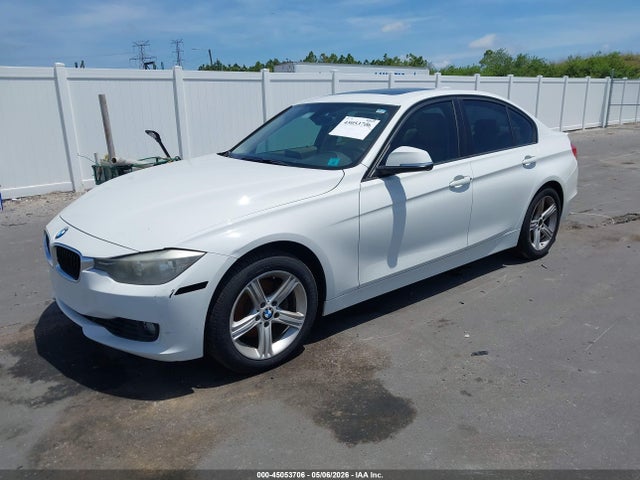 45053706 :رقم المزاد ، WBA3C1C5XEK105140 vin ، 2014 Bmw 328i مزاد بيع