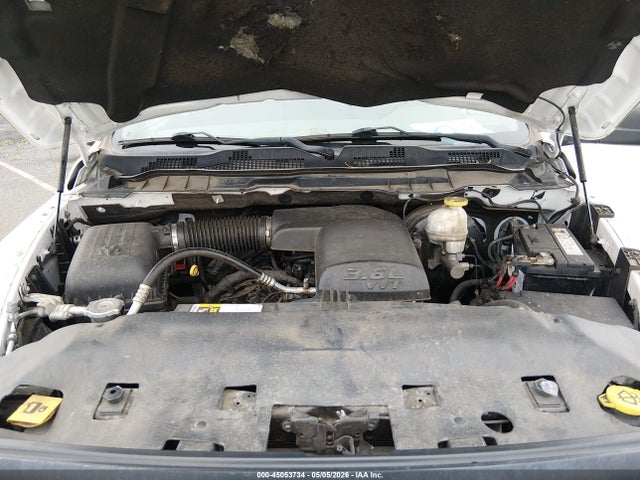 1C6RR7KG3KS510518 RAM 1500 Classic Tradesman 4x4 5&#039;7 Box