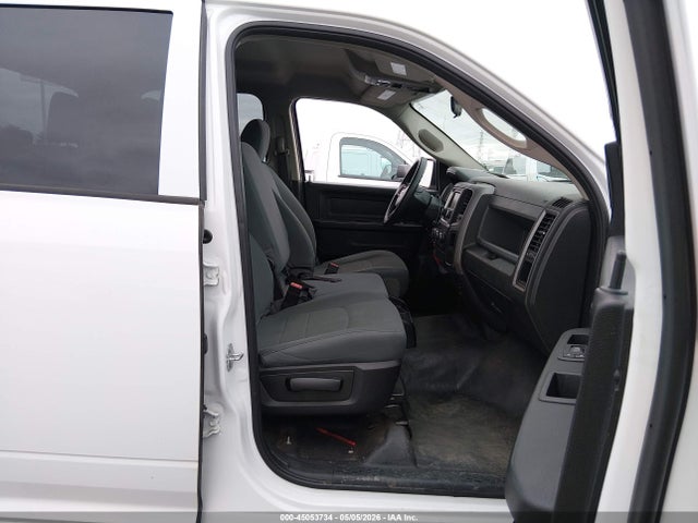 1C6RR7KG3KS510518 RAM 1500 Classic Tradesman 4x4 5&#039;7 Box