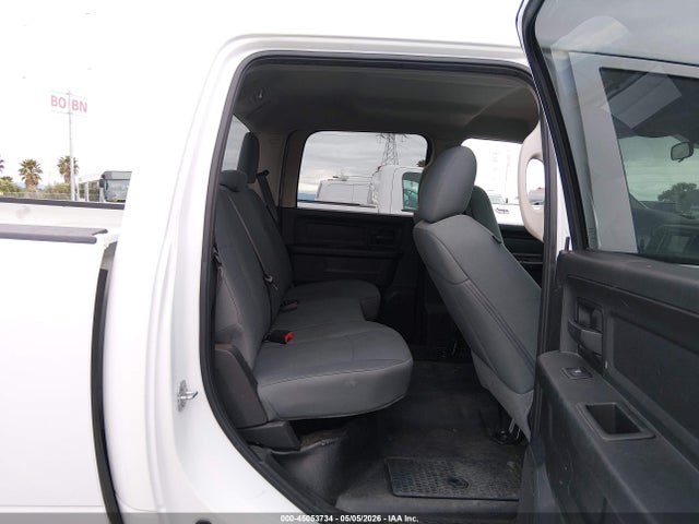 1C6RR7KG3KS510518 RAM 1500 Classic Tradesman 4x4 5&#039;7 Box