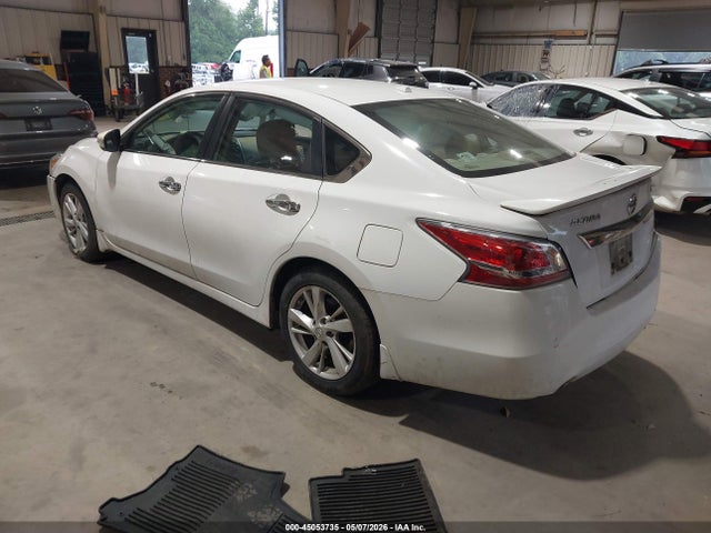 2015 Nissan Altima 2.5 Sv მანქანა იყიდება აუქციონზე, vin: 1N4AL3AP1FC252944, აუქციონის ნომერი: 45053735