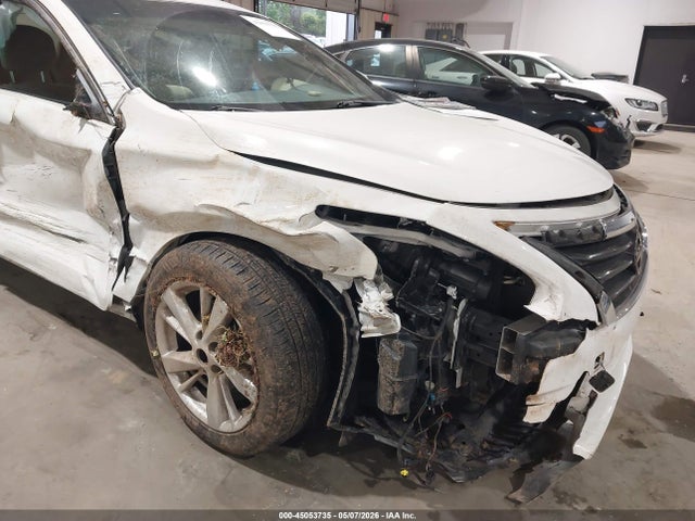 2015 Nissan Altima 2.5 Sv მანქანა იყიდება აუქციონზე, vin: 1N4AL3AP1FC252944, აუქციონის ნომერი: 45053735