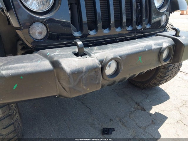 1C4BJWDG8FL687896 Jeep Wrangler Unlimited Sport