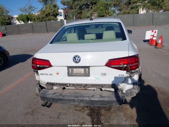45053811 :رقم المزاد ، 3VWDB7AJ9JM220325 vin ، 2018 Volkswagen Jetta 1.4t Se/1.4t Wolfsburg Edition مزاد بيع