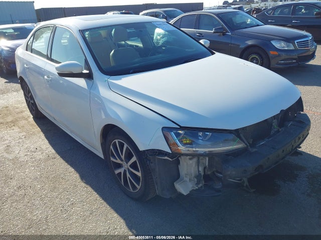 45053811 :رقم المزاد ، 3VWDB7AJ9JM220325 vin ، 2018 Volkswagen Jetta 1.4t Se/1.4t Wolfsburg Edition مزاد بيع