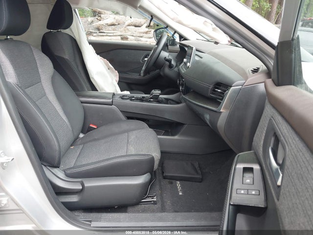 45053818 :رقم المزاد ، 5N1AT3BBXMC733555 vin ، 2021 Nissan Rogue Sv Intelligent Awd مزاد بيع