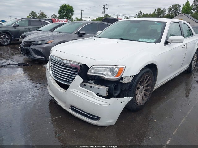 2014 Chrysler 300 მანქანა იყიდება აუქციონზე, vin: 2C3CCAAG9EH119288, აუქციონის ნომერი: 45053828