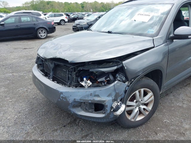 2016 Volkswagen Tiguan S მანქანა იყიდება აუქციონზე, vin: WVGBV7AX5GW549100, აუქციონის ნომერი: 45053886