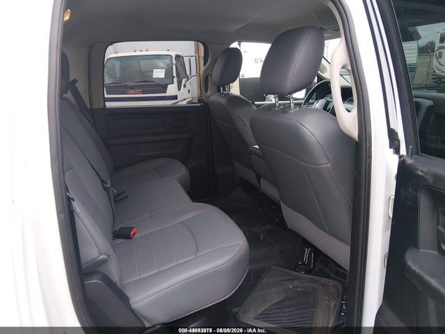 1C6RR7KG9HS766154 RAM 1500 Tradesman 4x4 5&#039;7 Box
