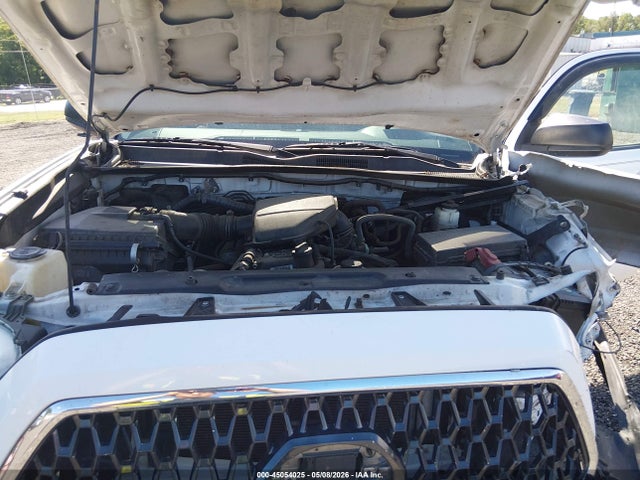 Продаж на аукціоні авто 2018 Toyota Tacoma Sr, vin: 5TFSX5EN0JX058883, номер лоту: 45054025