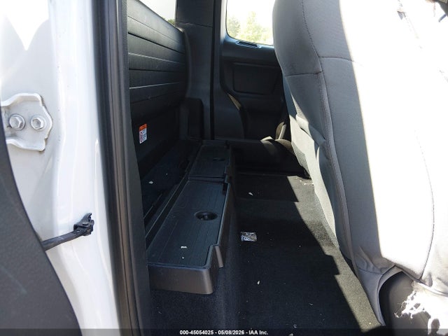 Продаж на аукціоні авто 2018 Toyota Tacoma Sr, vin: 5TFSX5EN0JX058883, номер лоту: 45054025