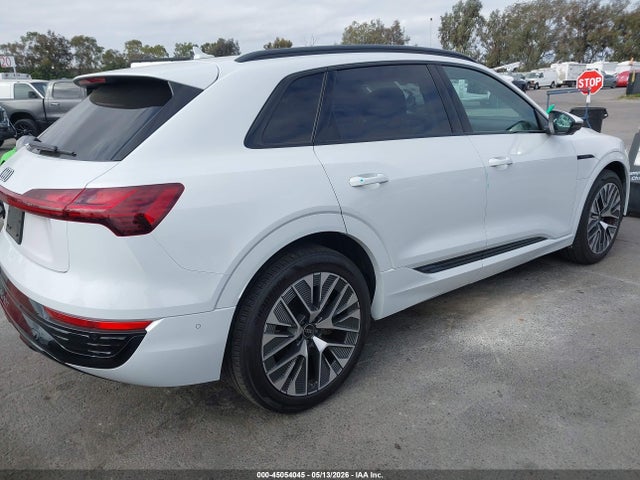 WA15AAGE5RB050074 Audi Q8 E-tron Premium Plus Quattro