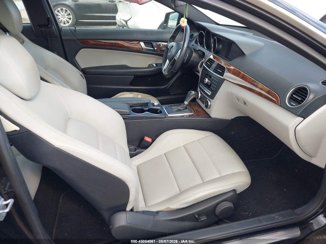 Продажа на аукционе авто 2012 Mercedes-benz C 250, vin: WDDGJ4HB4CF754695, номер лота: 45054061