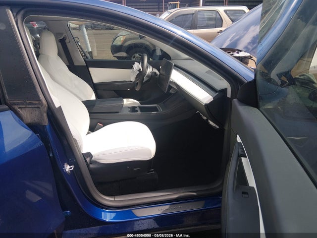 Продажа на аукционе авто 2022 Tesla Model Y Performance Dual Motor All-wheel Drive, vin: 7SAYGDEF6NF392500, номер лота: 45054098