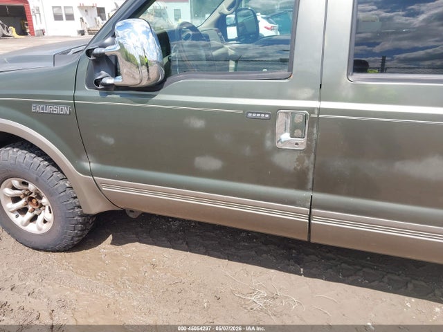2000 Ford Excursion Limited მანქანა იყიდება აუქციონზე, vin: 1FMNU43S2YEB68201, აუქციონის ნომერი: 45054297