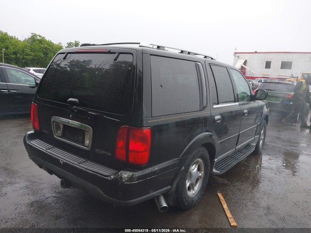 45054319 :رقم المزاد ، 5LMFU28A6YLJ19830 vin ، 2000 Lincoln Navigator مزاد بيع