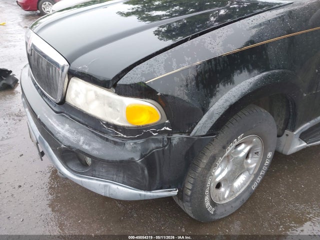 45054319 :رقم المزاد ، 5LMFU28A6YLJ19830 vin ، 2000 Lincoln Navigator مزاد بيع