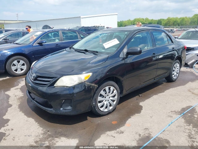 45054351 :رقم المزاد ، 2T1BU4EE1DC057957 vin ، 2013 Toyota Corolla Le مزاد بيع