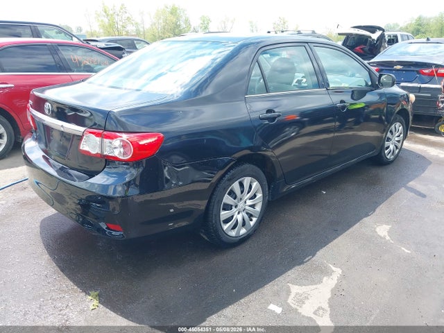 45054351 :رقم المزاد ، 2T1BU4EE1DC057957 vin ، 2013 Toyota Corolla Le مزاد بيع