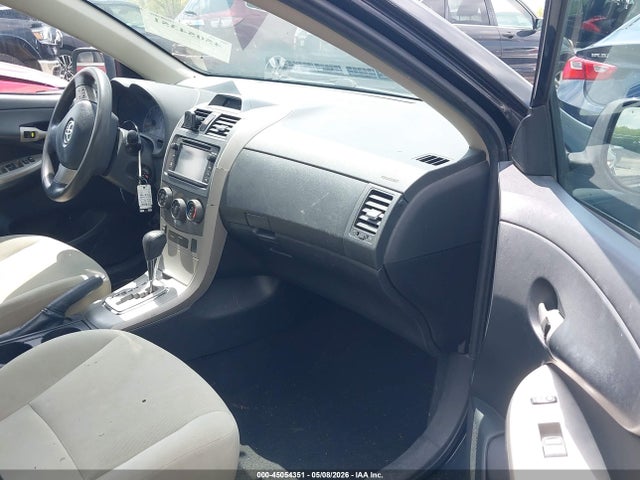 45054351 :رقم المزاد ، 2T1BU4EE1DC057957 vin ، 2013 Toyota Corolla Le مزاد بيع