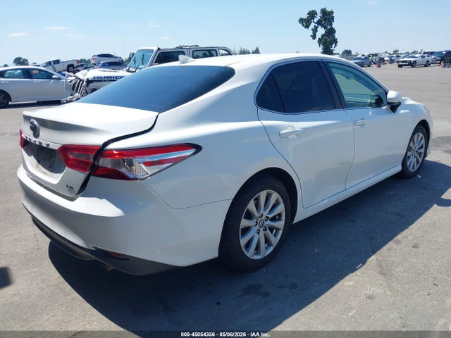 Toyota CAMRY LE 2019 4T1B11HK7KU239442 Image 4