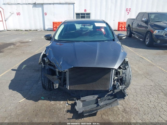 1FADP3F28GL315702 Ford FOCUS SE