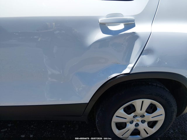 3GNCJKSB1JL405185 Chevrolet TRAX LS