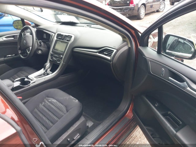 45054629 :رقم المزاد ، 3FA6P0H77GR339782 vin ، 2016 Ford Fusion Se مزاد بيع