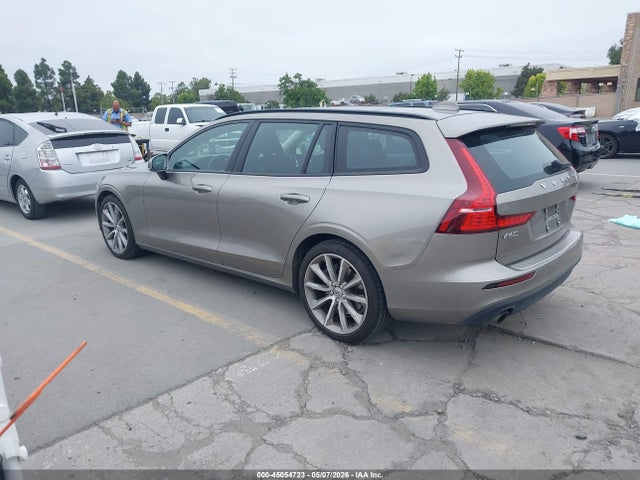 45054723 :رقم المزاد ، YV1102EK3M2427316 vin ، 2021 Volvo V60 T5 Momentum مزاد بيع
