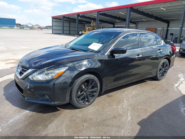 Auction sale of the 2017 Nissan Altima 2.5 Sr, vin: 1N4AL3AP1HC175477, lot number: 45054738