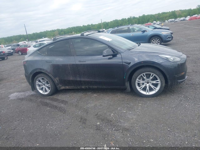 2024 Tesla Model Y Long Range Dual Motor All-wheel Drive მანქანა იყიდება აუქციონზე, vin: 7SAYGDEE1RA264563, აუქციონის ნომერი: 45054746