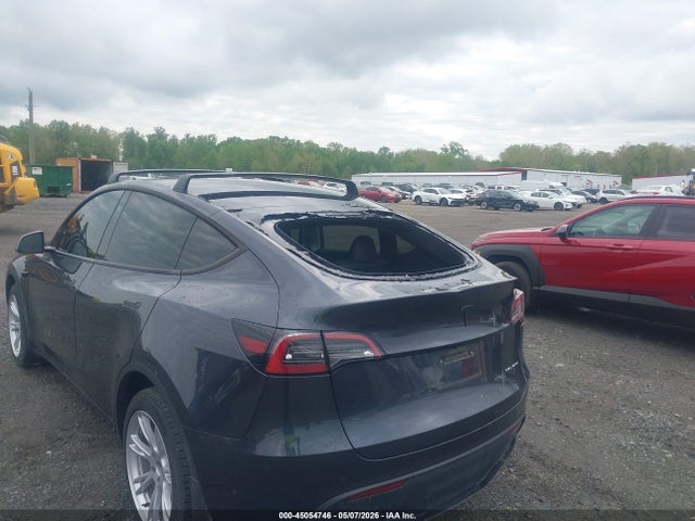 2024 Tesla Model Y Long Range Dual Motor All-wheel Drive მანქანა იყიდება აუქციონზე, vin: 7SAYGDEE1RA264563, აუქციონის ნომერი: 45054746