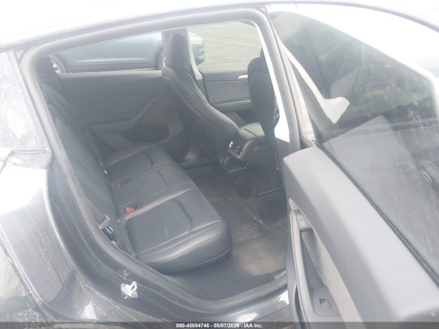 2024 Tesla Model Y Long Range Dual Motor All-wheel Drive მანქანა იყიდება აუქციონზე, vin: 7SAYGDEE1RA264563, აუქციონის ნომერი: 45054746