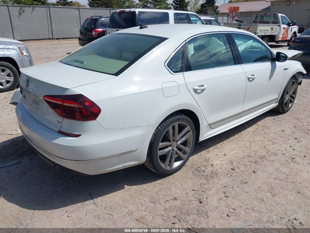 45054749 :رقم المزاد ، 1VWDT7A3XHC052981 vin ، 2017 Volkswagen Passat 1.8t R-line مزاد بيع