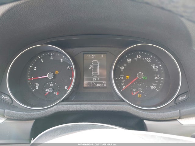 45054749 :رقم المزاد ، 1VWDT7A3XHC052981 vin ، 2017 Volkswagen Passat 1.8t R-line مزاد بيع