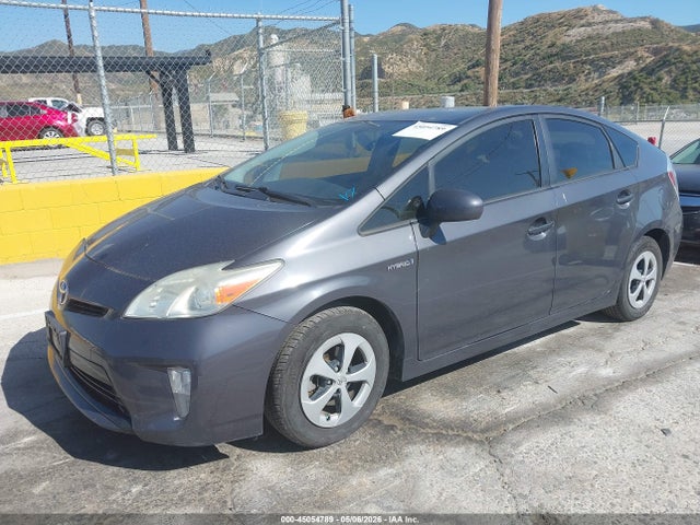 JTDKN3DU3F1994123 Toyota Prius Two