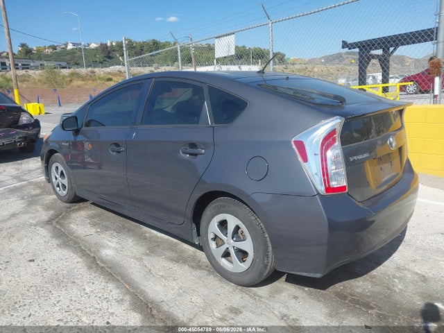 JTDKN3DU3F1994123 Toyota Prius Two