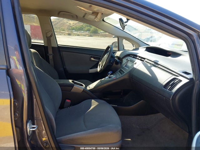 JTDKN3DU3F1994123 Toyota Prius Two