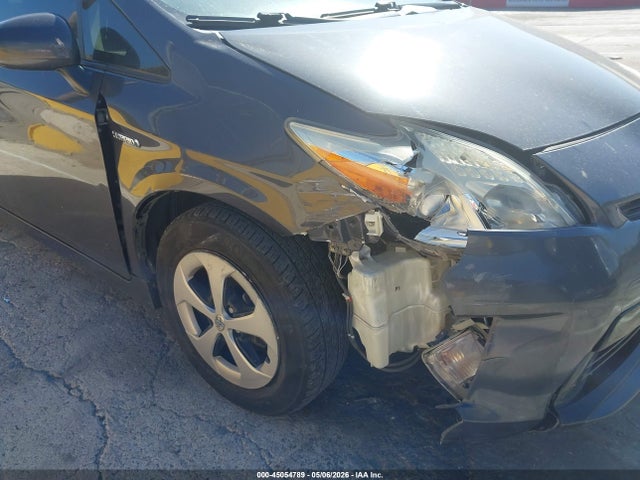 JTDKN3DU3F1994123 Toyota Prius Two