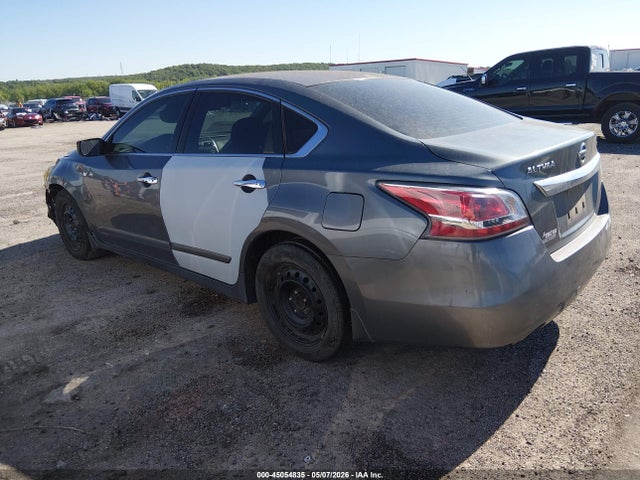 2015 Nissan Altima 2.5 S მანქანა იყიდება აუქციონზე, vin: 1N4AL3AP8FN319267, აუქციონის ნომერი: 45054835