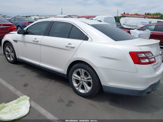 45054844 :رقم المزاد ، 1FAHP2E82FG153431 vin ، 2015 Ford Taurus Sel مزاد بيع
