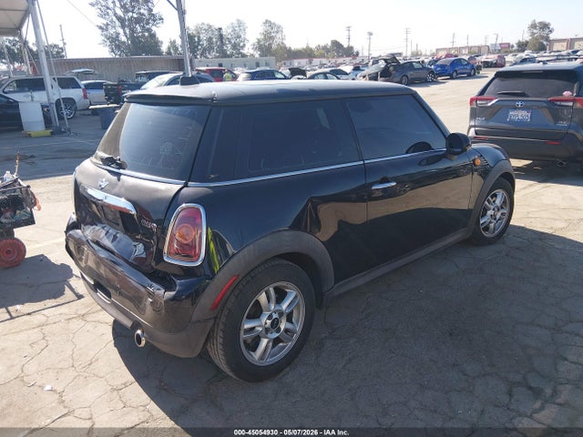 Продажа на аукционе авто 2007 Mini Cooper, vin: WMWMF33597TL78302, номер лота: 45054930